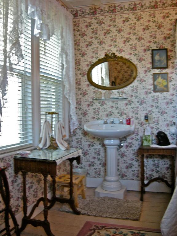 The Old Tower House Bed & Breakfast North Bend Habitación foto