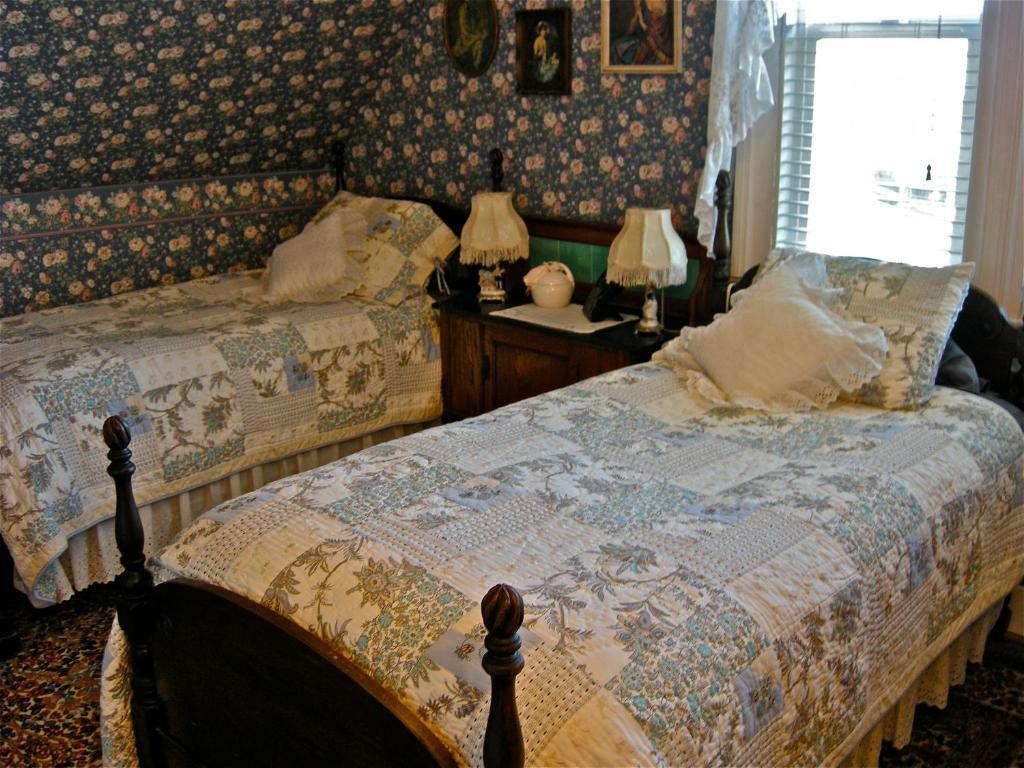 The Old Tower House Bed & Breakfast North Bend Habitación foto