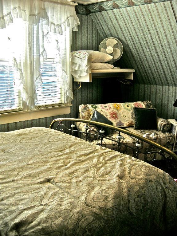The Old Tower House Bed & Breakfast North Bend Habitación foto